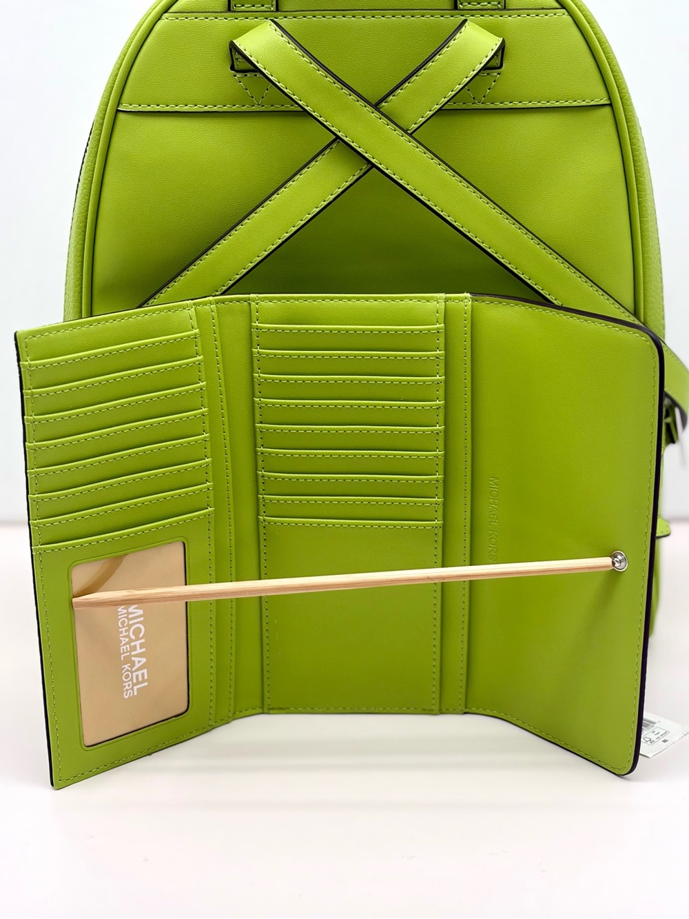 Michael Kors Rhea medium backpack and wallet Set Lime - Picture 4 of 16